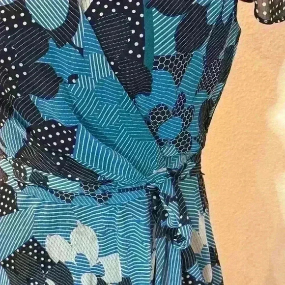 DKNY “Helen” Dress w/ Floral Print - Picture 6 of 6